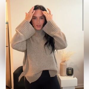 NWT Super Soft Bell Sleeved Sweater